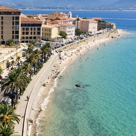 T2 Avec Piscine Chauffée - Vue Exceptionnelle Sur La - Parking&wifi - à 50m Appartement Ajaccio (Corsica)